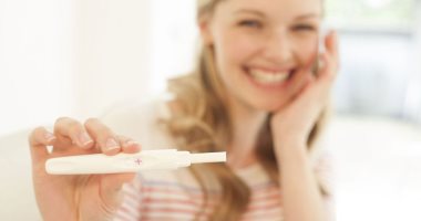 كيف يحدث الحمل بعد تخصيب البويضة