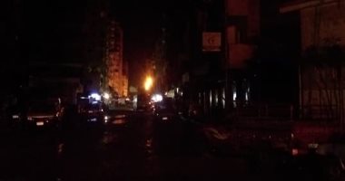 الظلام يخيم على شارع مساكن الحرمين فى المندرة بالإسكندرية والأهالى يستغيثون