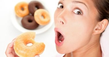 أسوأ 5 أطعمة تؤثر على صحة مخك.. منها السكريات