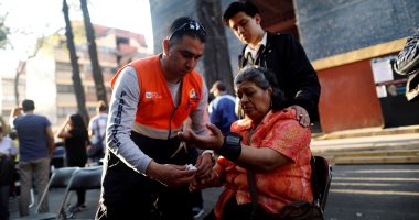 صور.. ذعر بين المكسيكيين فى الشوارع بعد زلزال عنيف ضرب جنوب البلاد