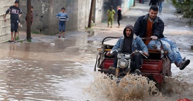 ننشر أماكن تجمعات مياه اﻷمطار التى تعوق حركة المرور فى القاهرة