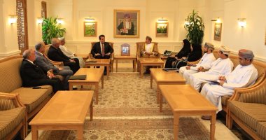 وزير التعليم العالى يلتقى وزير القوى العاملة بسلطنة عمان لبحث سبل التعاون