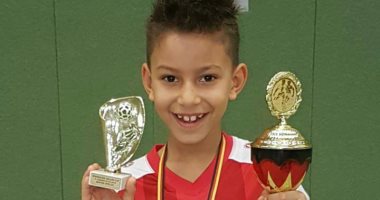 فيديو.. طفل مصرى يلعب بـ"هيرتا برلين" يسجل هدف على طريقة صلاح بمانشستر سيتي