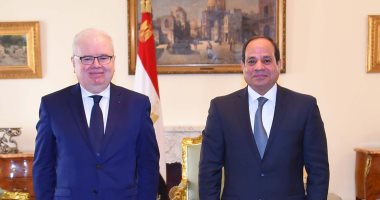 السيسى يؤكد تطلع مصر للاستفادة من المدرسة الوطنية الفرنسية لإعداد الكوادر 