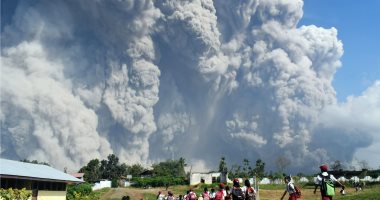 صور.. بركان "سينابونج" الأندونيسى يثور مجددا ويقذف رمادا لـ5 كيلومترات