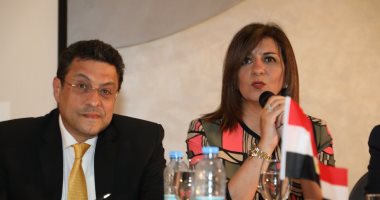 وزيرة الهجرة تلتقى الجالية المصرية فى الكويت وتدعوهم للمشاركة بالانتخابات