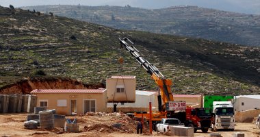 صور.. الاحتلال الإسرائيلى يستفز الفلسطينيين ويبدأ بناء مستوطنة أمونا بالضفة