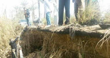 صور .. انهيار جزئى لطريق يربط بين قريتين بمركز ناصر شمال بنى سويف