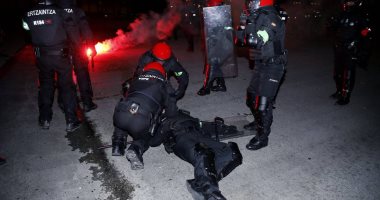 صور..وفاة ضابط شرطة فى اشتباكات بين جمهور سبارتاك الروسى وبلباو باليوروباليج