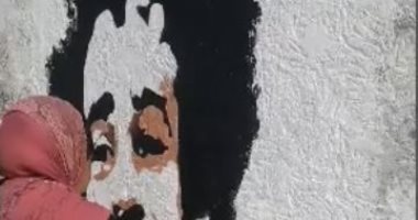فيديو.. فنانة من الإسكندرية ترسم محمد صلاح على جدارية بسان ستيفانو