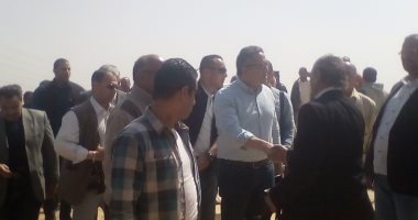صور.. وزير الآثار يصل المنيا للإعلان عن الكشف الأثرى الجديد