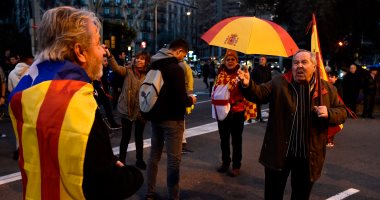 صور.. تظاهر مواطنو كتالونيا احتجاجا على زيارة ملك إسبانيا للإقليم