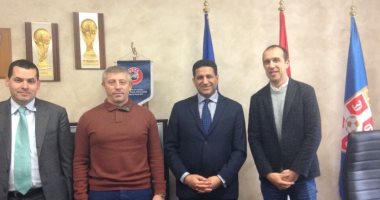 سفير مصر ببلجراد يجتمع بقيادات اتحاد الكرة الصربى لتعزيز التعاون فى المجال الرياضى