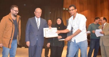 محافظ المنيا يكرم الفائزين في ختام المهرجان الأول للثقافة والفنون 