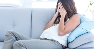 لماذا تصاب بعض السيدات باكتئاب الحمل وما هى أعراضه؟