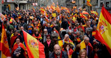 مظاهرات فى كتالونيا لتأييد الوحدة مع إسبانيا والاتحاد الأوروبى (صور)