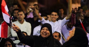 "كلنا معاك من أجل مصر" تنتهى من تجهيزات مؤتمرها لدعم السيسى بالحسين (صور)