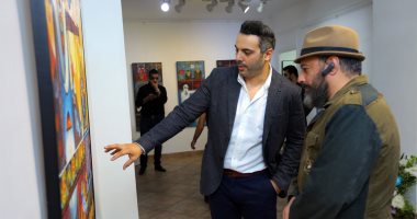 صور.. فنانون فى افتتاح معرض "توأم الروح" لـ أحمد فريد