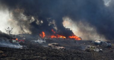صور.. حريق هائل يلتهم عشرات السيارات فى هندوراس