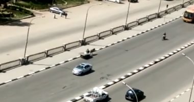 ضبط بائع متجول يعطل المرور بعربة يدوية فى القطامية عربية كارو عكس الاتجاه - أرشيفية