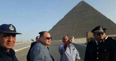 مدير أمن الجيزة يتفقد الخدمات الأمنية بالمنطقة الأثرية فى الهرم 