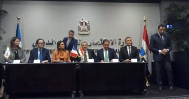 وزير النقل يشهد توقيع اتفاقية لتمويل دراسات مشروع تطوير ترام الرمل بالإسكندرية