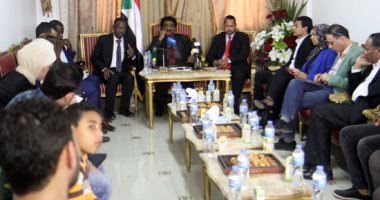 صور.. مؤتمر صحفى للسفير السودانى بالقاهرة عقب تسلمه مهام عمله