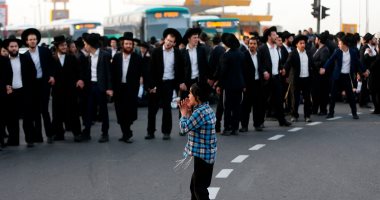 صور.. عشرات اليهود المتشددين يتظاهرون ضد الخدمة العسكرية الإلزامية بإسرائيل