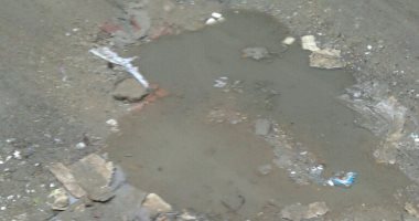 صور.. غرق شارع عبدون بشير فى الهرم بمياه الصرف الصحى
