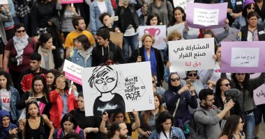 صور.. آلاف السيدات يشاركن فى مسيرة تضامنية مع المرأة السورية فى لبنان