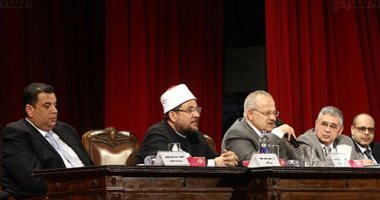 رئيس جامعة القاهرة: مصر تسير على طريق التنمية وتقود حربا ضارية ضد الإرهاب