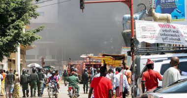 صور.. احتجاجات فى غينيا بسبب استمرار غلق المدارس  