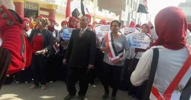 مسيرات لطلاب مدارس المنيا لحث المواطنين على المشاركة فى الانتخابات