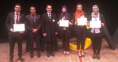 تكريم طلاب جامعة قناة السويس لفوزهم بالمراكز الأولى بمؤتمر شباب الجامعات