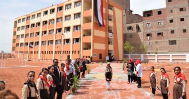 محافظ المنيا يفتتح مدرسة تعليم اساسي ومبنيين إداريين ضمن العيد القومي