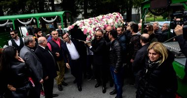 صور.. تركيا تشيع جثامين 11 امرأة قتلن فى تحطم طائرتهن بإيران