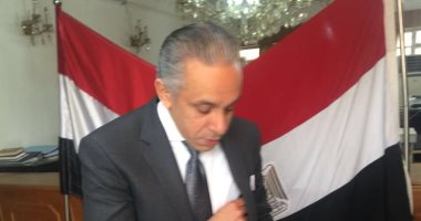صور.. سفير مصر ببغداد يدلى بصوته بانتخابات الرئاسة.. ويؤكد: الإقبال يتزايد