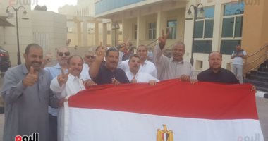 فيديو..مصريون برسالة للإخوان بعد تصويتهم بالانتخابات: مش جايين نأخد زيت وسكر