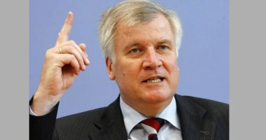 وزير الداخلية الألمانى يرفض طلبا نقابيا بزيادة الرواتب 6%