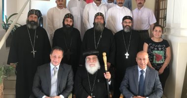 صور.. أساقفة الكنيسة المصرية بجنوب أفريقيا يدلون بأصواتهم فى الانتخابات