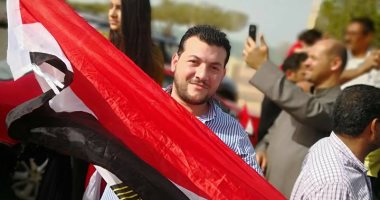 مصريون بالكويت يدلون بأصواتهم بالانتخابات على أنغام "قالوا أيه".. صور 