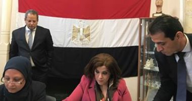 فيديو.. المصريون فى هولندا يرددون النشيد الوطنى أثناء إدلائهم بأصواتهم