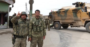 الجيش التركى يغلق مداخل ومخارج مدينة عفرين فى سوريا 