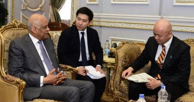 صور.. على عبد العال يستقبل نائب وزير خارجية اليابان بمقر مجلس النواب
