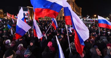 صور.. آلاف الروس يحتفلون بالذكرى الرابعة لضم روسيا لشبه جزيرة القرم