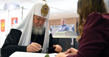 بطريرك الكنيسة الروسية يدلى بصوته فى انتخابات الرئاسة فى روسيا
