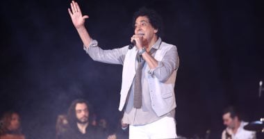 المغربية سميرة القادرى تشارك محمد منير غناء "آه يا يا لالي يا لالي"