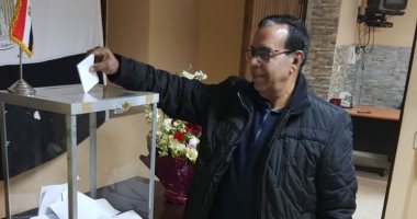 شاهد.. آخر مصرى بالمغرب يدلى بصوته فى الانتخابات قبل غلق باب التصويت