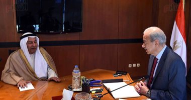 رئيس الوزراء يلتقى السفير الكويتى بالقاهرة لبحث سبل التعاون المشترك  - صور