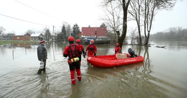 صور.. الفيضانات تغرق شوارع ومنازل وسط كرواتيا